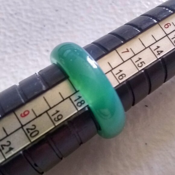 Kelly Green Agate ~ Slim Stone Ring Band Size 8 ~ Friendship + Promise Rings - Picture 10 of 11
